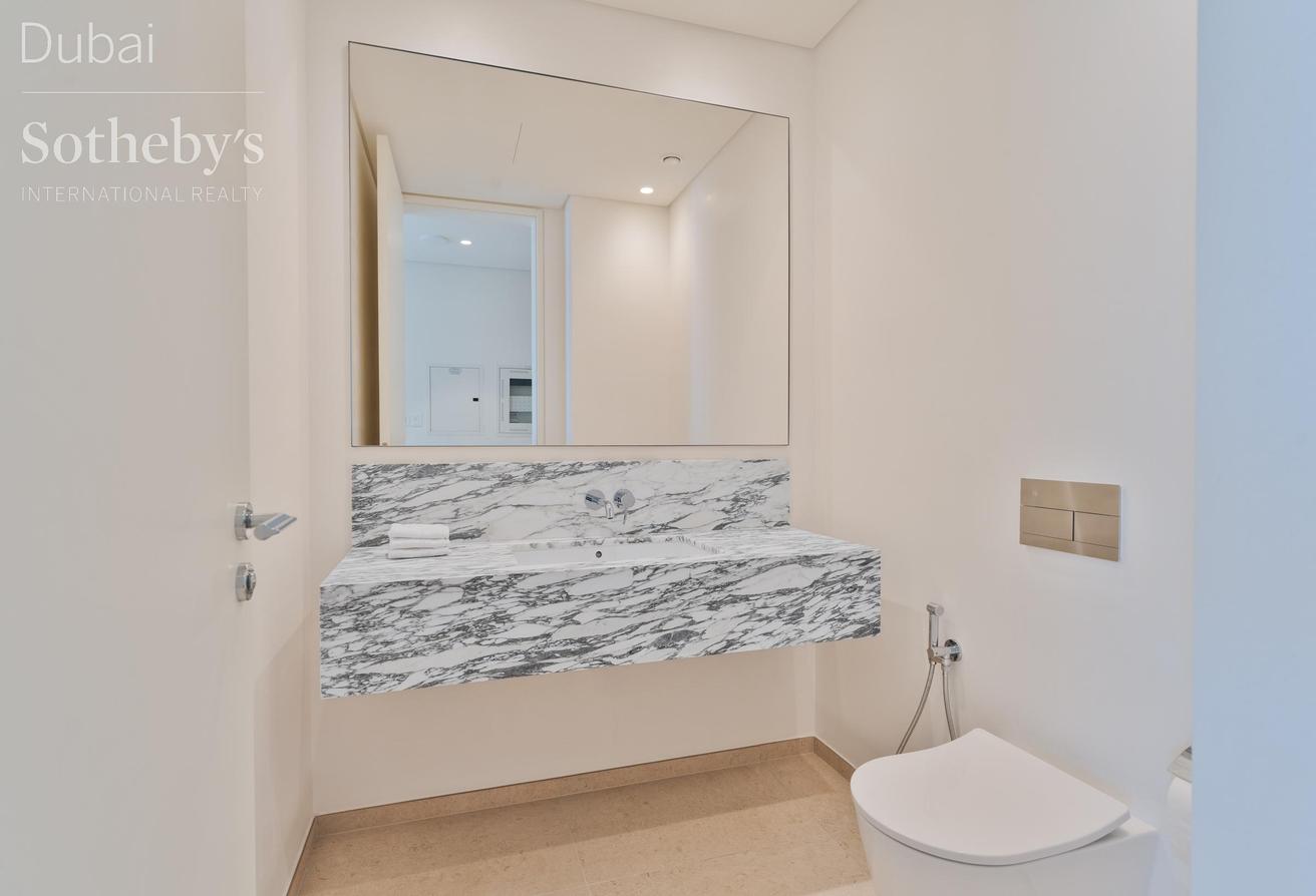 Turnkey Apartment with Burj Khalifa Views photo 14