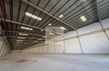 Warehouse - Studio - 4 Bathrooms for rent in Al Sajaa Industrial - Al Sajaa - Sharjah
