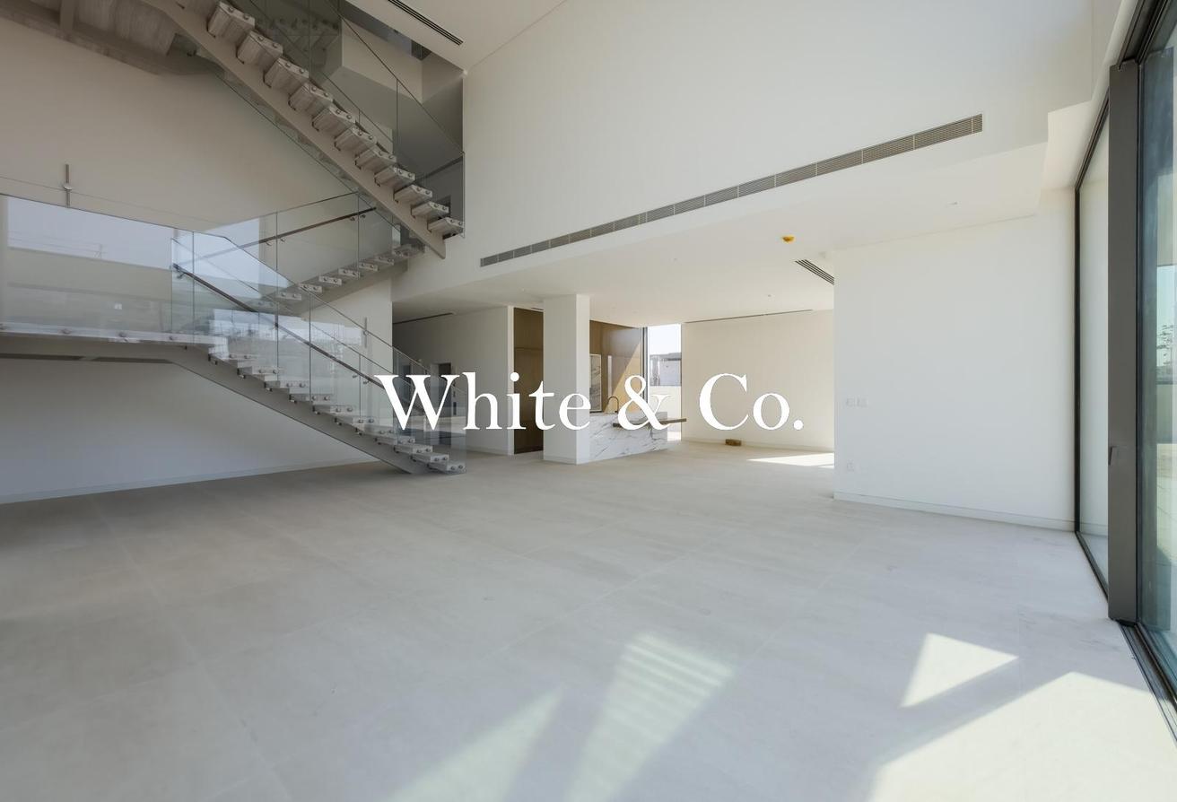 Biggest plot | 1 of 1 | End unit 5 Bed photo 7