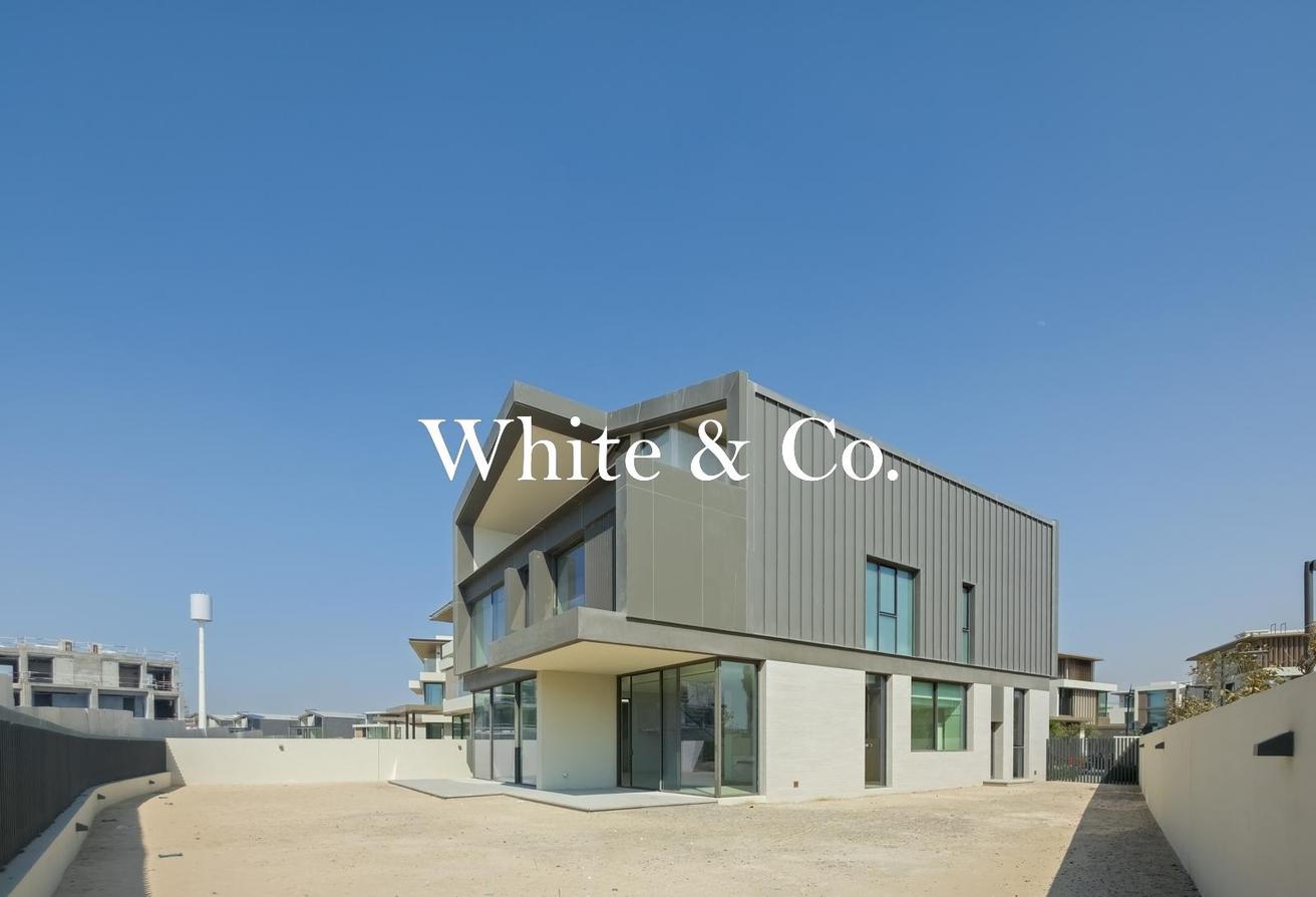Biggest plot | 1 of 1 | End unit 5 Bed photo 13