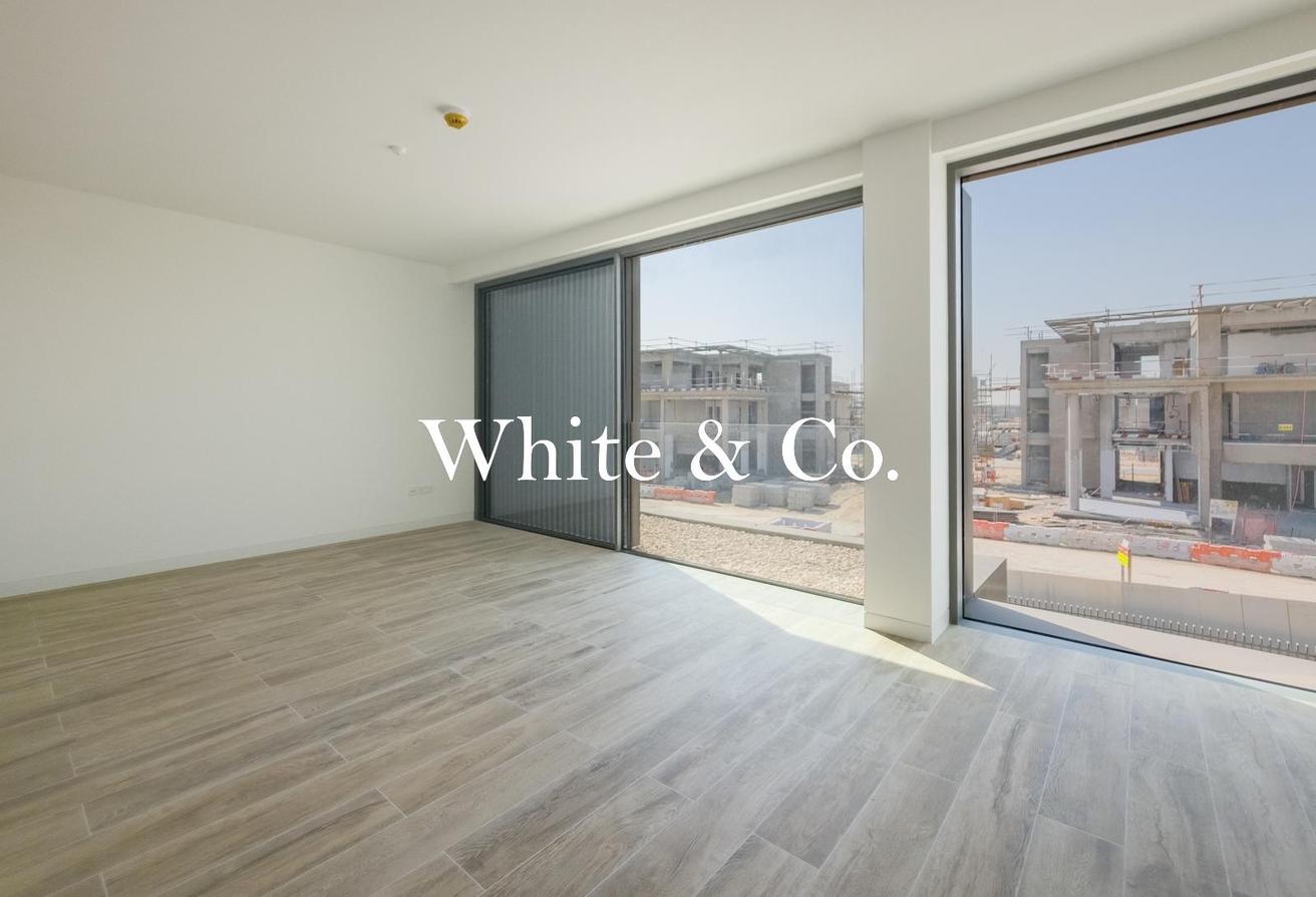 Biggest plot | 1 of 1 | End unit 5 Bed photo 10
