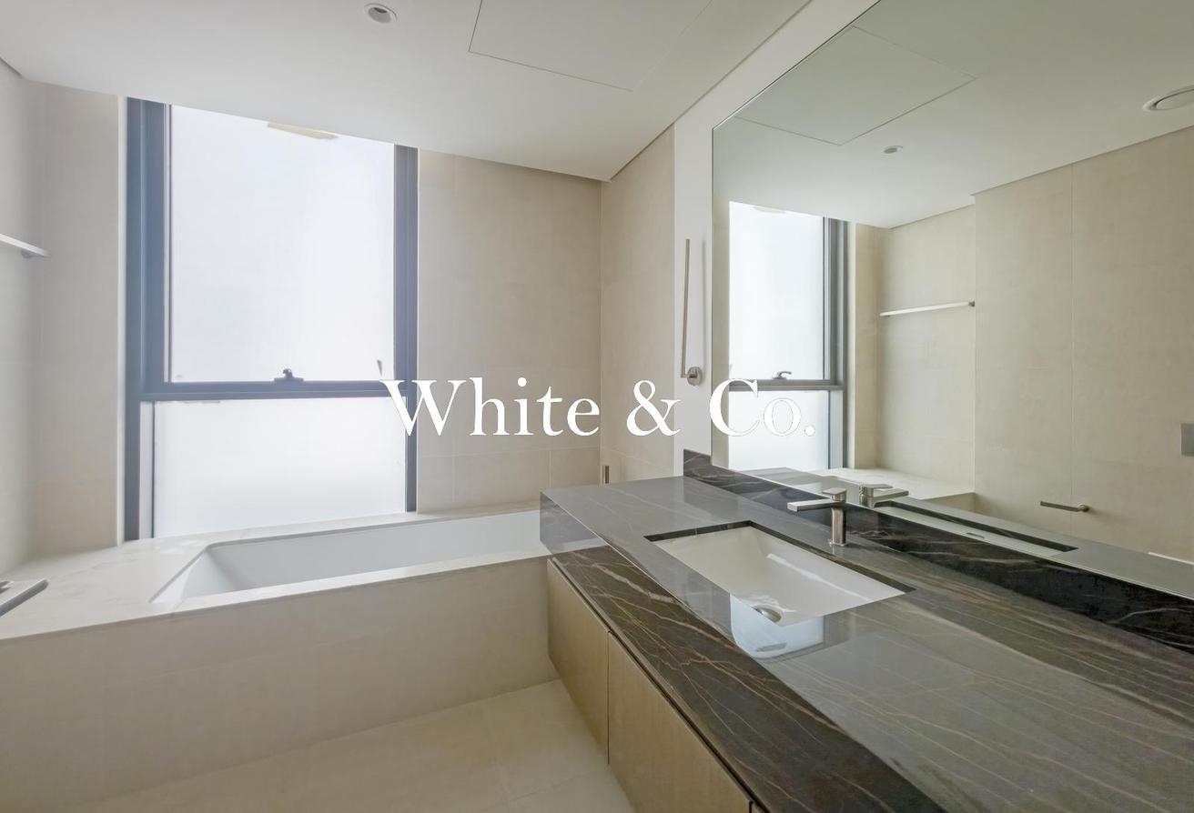 Biggest plot | 1 of 1 | End unit 5 Bed photo 11