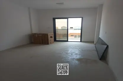 عمارة بالكامل - استوديو - 8 حمامات للبيع في الجرف الصناعية 3 - الجرف الصناعية - عجمان