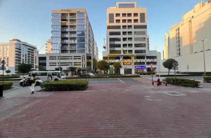 Shop - Studio - 1 Bathroom for rent in Jumeirah Garden City - Al Satwa - Dubai