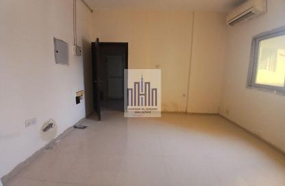 Apartment - 2 Bedrooms - 1 Bathroom for rent in Fire Station Road - Muwaileh - Sharjah