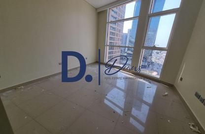 Apartment - 3 Bedrooms - 4 Bathrooms for rent in United Square - Al Khalidiya - Abu Dhabi Apartment - 3 Bedrooms - 4 Bathrooms for rent in United Square - Al Khalidiya - Abu Dhabi