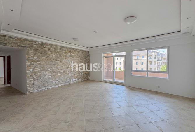 2 Bedroom | Huge | Vacant On transfer