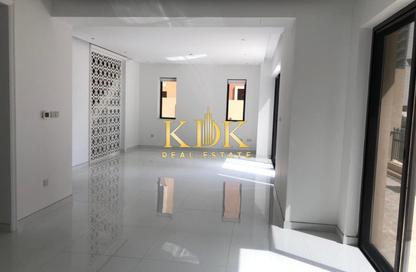 Villa - 5 Bedrooms - 5 Bathrooms for rent in Bloomingdale Townhouses - Bloomingdale - Dubai Sports City - Dubai