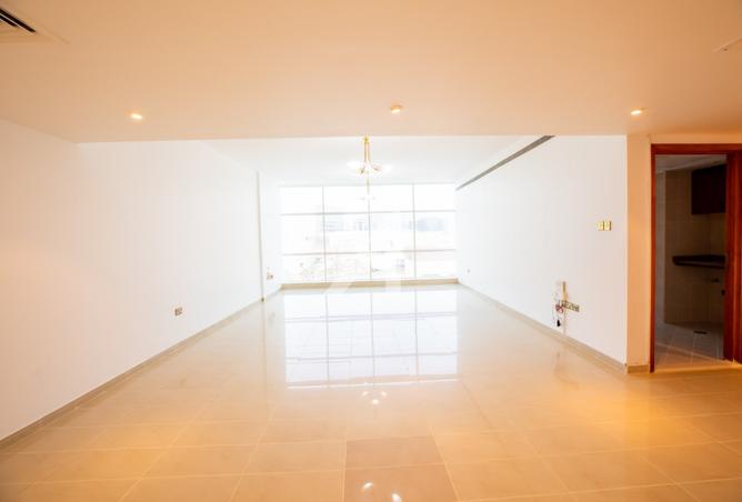 Easy Access to DCC Mall | Chiller Free photo 3