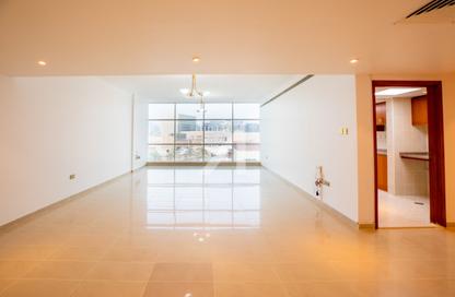 Apartment - 3 - 4 for rent in Zeenah Building - Port Saeed - Deira - Dubai