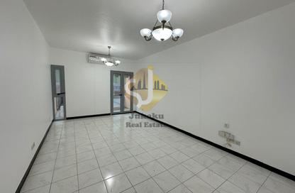 Apartment - 2 Bedrooms - 1 Bathroom for rent in Karama 1 Building - Al Karama - Dubai Apartment - 2 Bedrooms - 1 Bathroom for rent in Karama 1 Building - Al Karama - Dubai