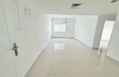 شقة - 2 غرف نوم - 2 حمامات للايجار في الخان - الشارقة