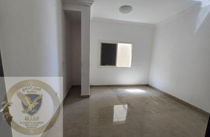 Apartment - 2 Bedrooms - 2 Bathrooms for rent in Al Qulaya'ah - Al Sharq - Sharjah