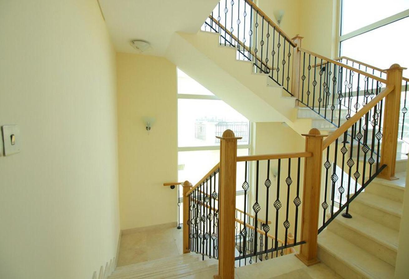 Spacious 4BR Nova Villa with Private Garden photo 10