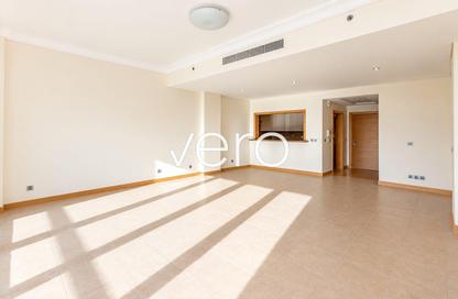 Apartment - 1 - 2 for rent in Al Khushkar - Shoreline Apartments - Palm Jumeirah - Dubai