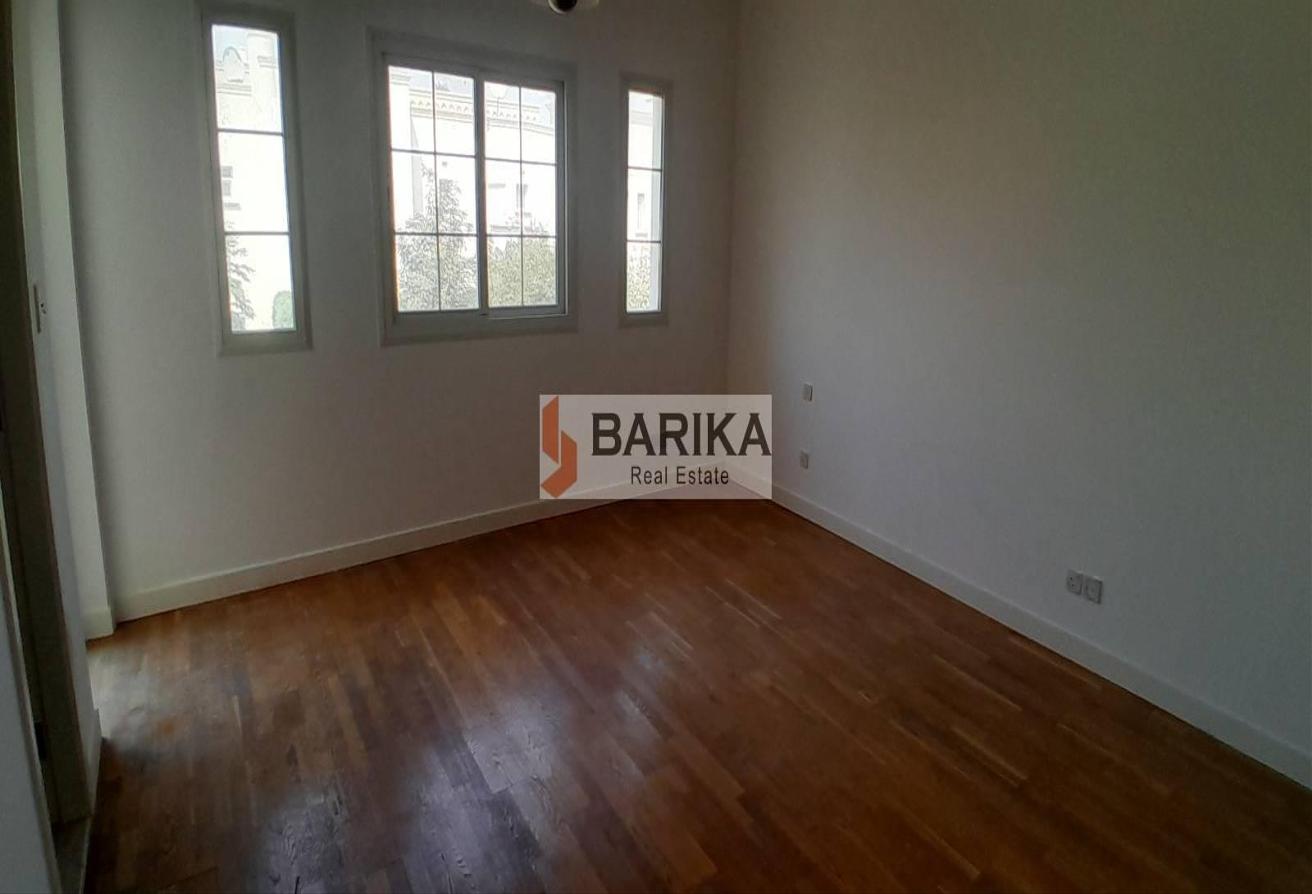 SINGLE ROW | FULLY UPGRADED | 3BED+STUDY photo 4