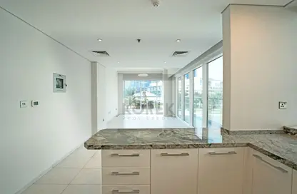 Apartment - 1 Bedroom - 2 Bathrooms for rent in Regent Court - District 14 - Jumeirah Village Circle - Dubai