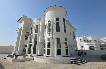 Villa - 5 Bedrooms - 6 Bathrooms for rent in Nad Al Sheba 4 - Nad Al Sheba - Dubai