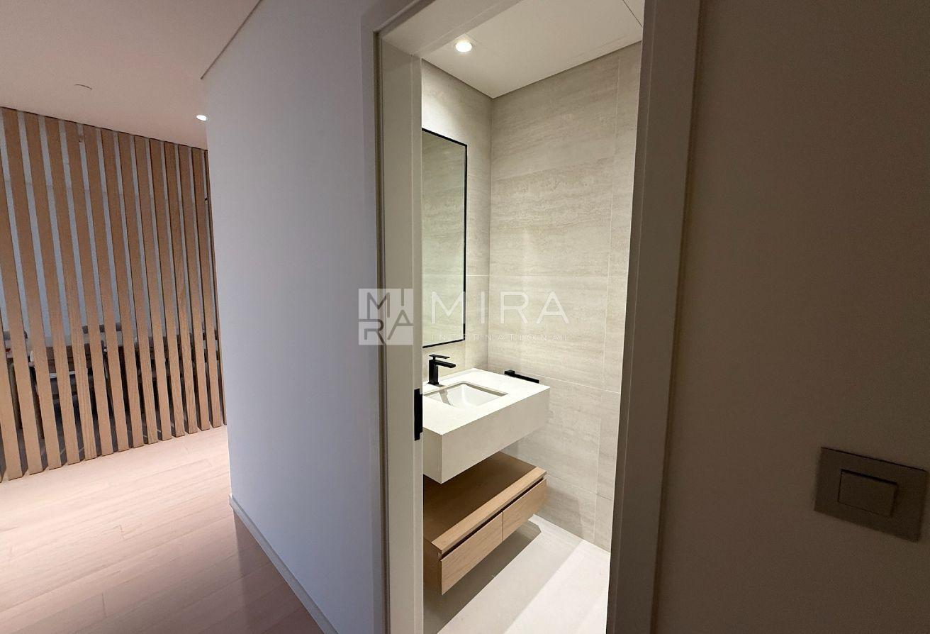 Luxury Waterfront Living 2 BR | Furnished | Ready photo 13