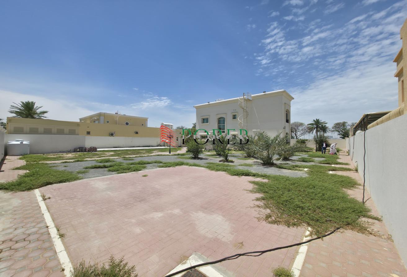 Massive Plot | 4 Master BR | Beside Main Road photo 18