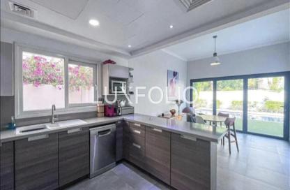 Villa - 5 Bedrooms - 4 Bathrooms for rent in Meadows 2 - Meadows - Dubai Villa - 5 Bedrooms - 4 Bathrooms for rent in Meadows 2 - Meadows - Dubai