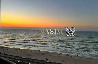 شقة - 2 غرف نوم - 3 حمامات للبيع في برج الكورنيش - طريق كورنيش عجمان - عجمان