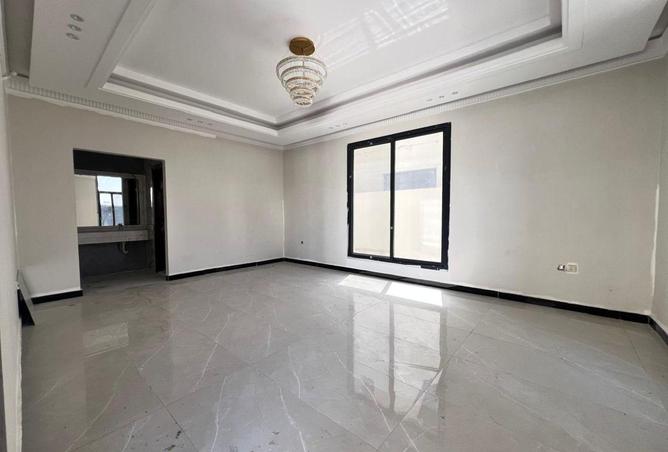 100422191 - Property Image 3