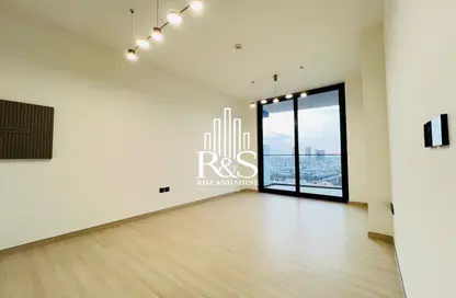 شقة - 2 غرف نوم - 2 حمامات للايجار في بن غاطي كورنر - الضاحية 10 - قرية جميرا الدائرية - دبي