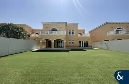 Villa - 5 Bedrooms - 5 Bathrooms for rent in District 2 - Jumeirah Park - Dubai