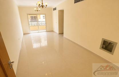 Apartment - 2 - 2 for rent in Muwaileh 29 Building - Muwaileh - Sharjah