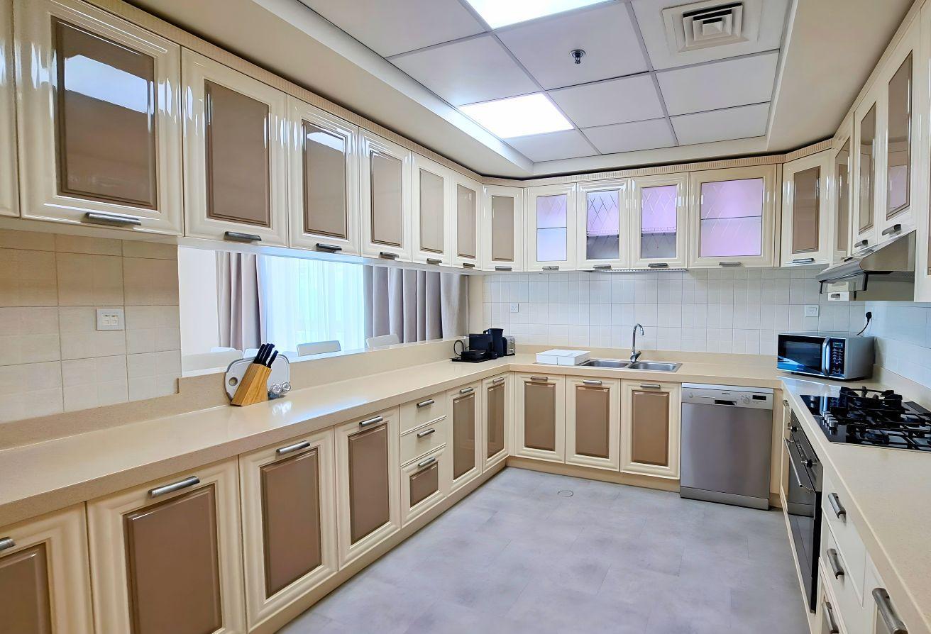 Panoramic Seaview Penthouse Living photo 6