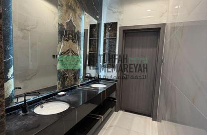 Villa - 5 - 5 for sale in Al Hooshi Villas - Hoshi - Al Badie - Sharjah