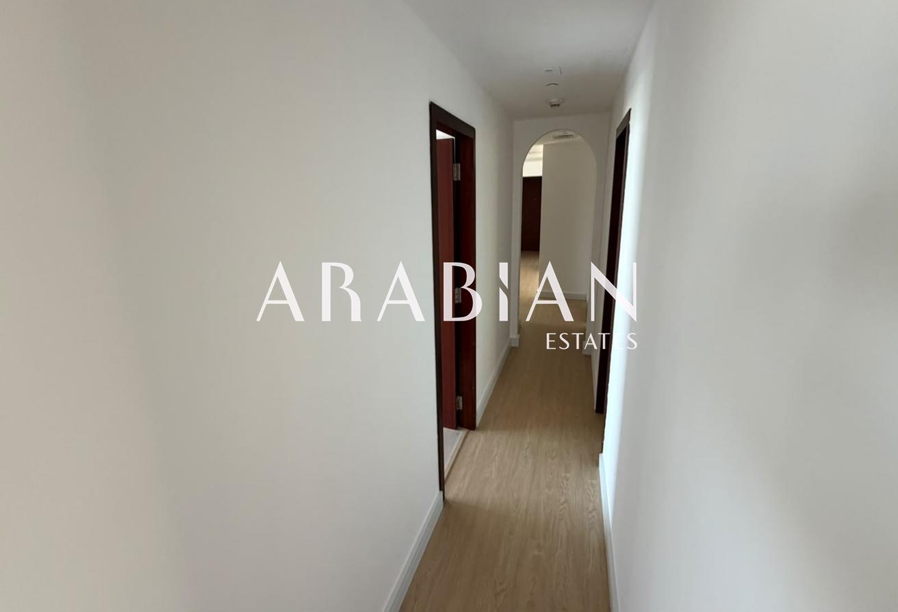Full Sea view | Spacious | Vacant photo 2