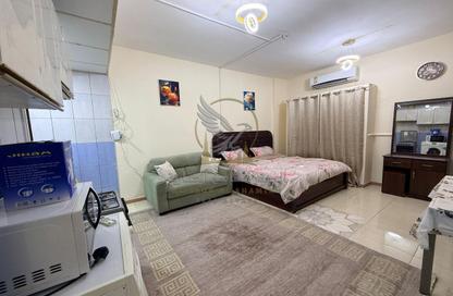 Apartment - Studio - 1 for rent in Al Qulayaa Building - Al Qulaya'ah - Al Sharq - Sharjah Apartment - Studio - 1 for rent in Al Qulayaa Building - Al Qulaya'ah - Al Sharq - Sharjah