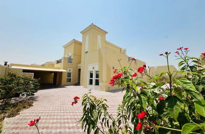 Villa - 4 Bedrooms - 4 Bathrooms for rent in Oud Al Muteena - Dubai