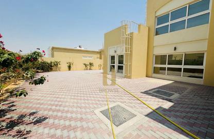 Villa - 4 Bedrooms - 4 Bathrooms for rent in Oud Al Muteena - Dubai