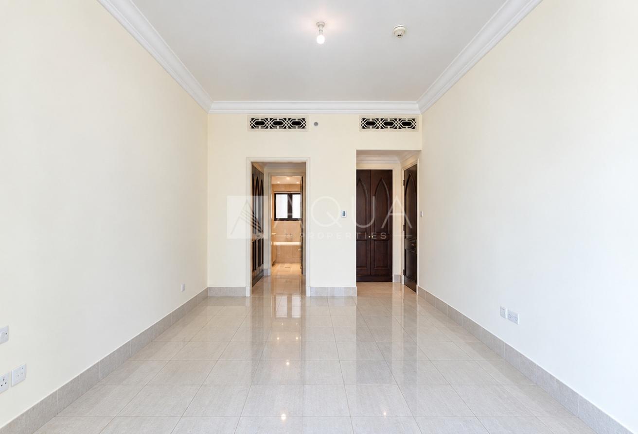 Vacant 2BR | Burj & Fountain View | Tajer Old Town photo 16