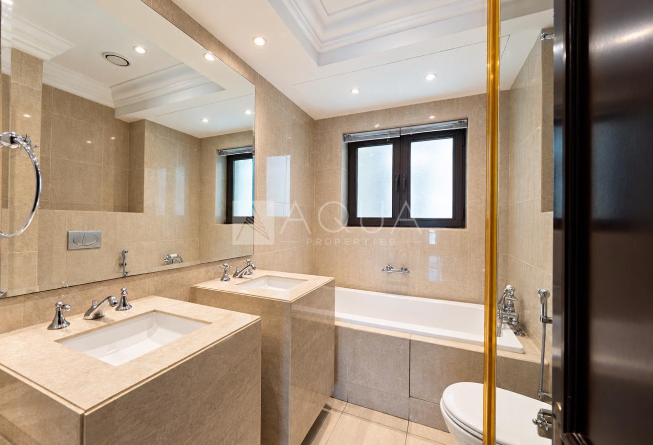Vacant 2BR | Burj & Fountain View | Tajer Old Town photo 24