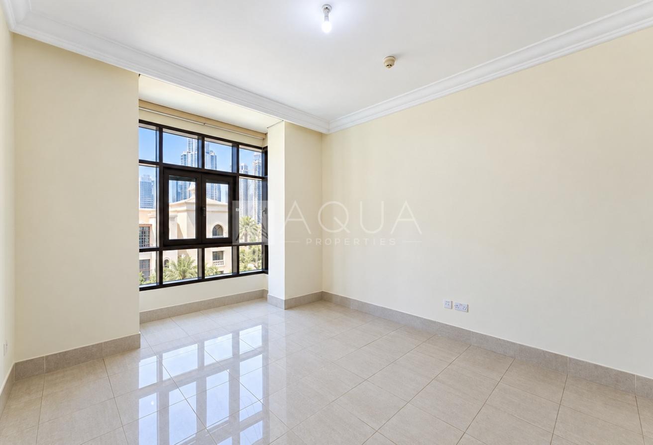 Vacant 2BR | Burj & Fountain View | Tajer Old Town photo 18