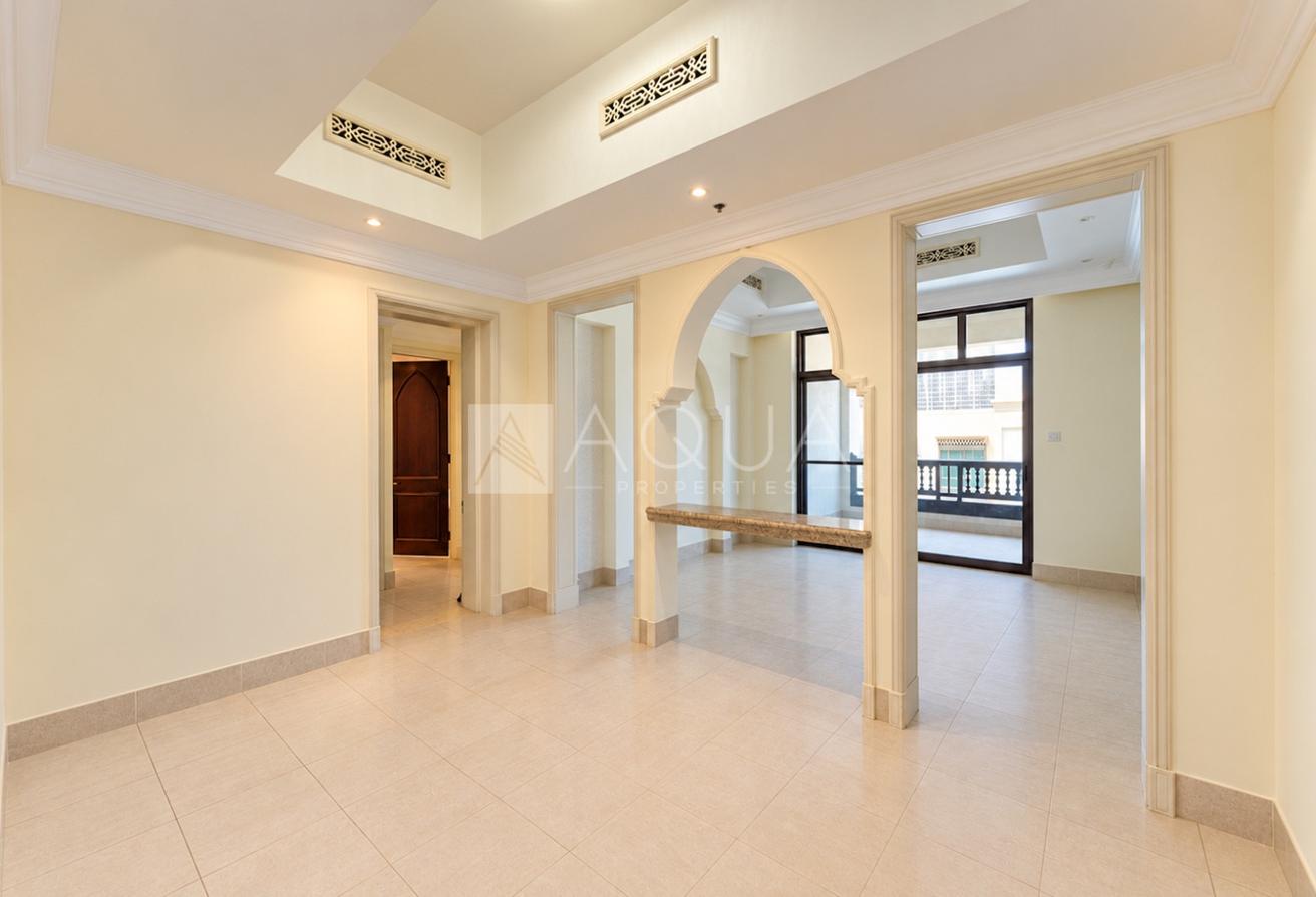 Vacant 2BR | Burj & Fountain View | Tajer Old Town photo 9