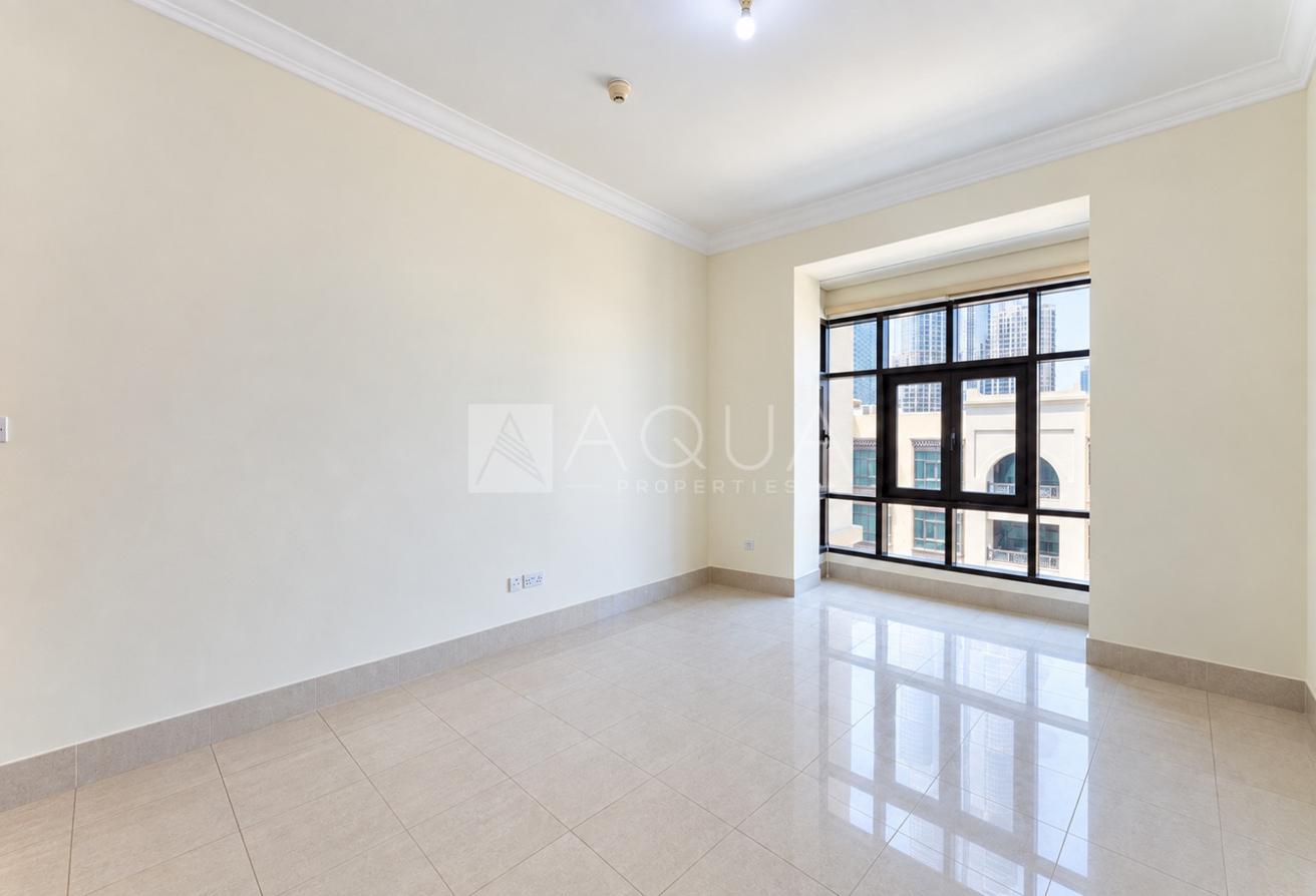 Vacant 2BR | Burj & Fountain View | Tajer Old Town photo 14