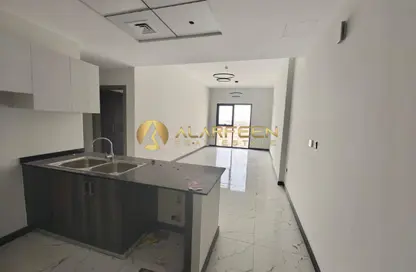 شقة - 2 غرف نوم - 3 حمامات للايجار في برج روكان B - برج روكان - روكان - دبي لاند - دبي