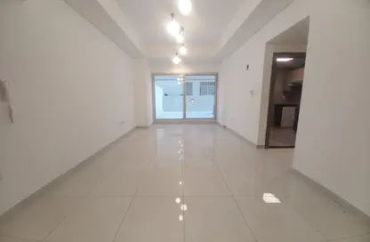 شقة - 2 غرف نوم - 3 حمامات للايجار في مبنى محمد أحمد ضاھن القمزي 2 - الورقاء 1 - الورقاء - دبي