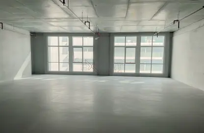 Office Space - Studio - 1 Bathroom for rent in Grosvenor Office Tower - Business Bay - Dubai