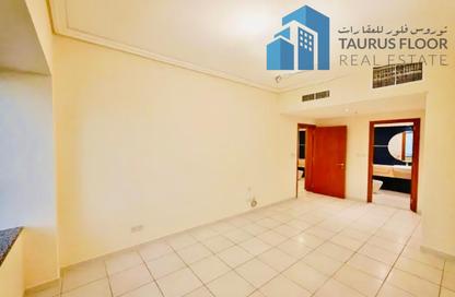 Apartment - 3 Bedrooms - 3 Bathrooms for rent in 21st Century Tower - Sheikh Zayed Road - Dubai