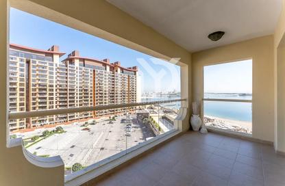 Apartment - 3 Bedrooms - 4 Bathrooms for rent in Palm Jumeirah - Dubai