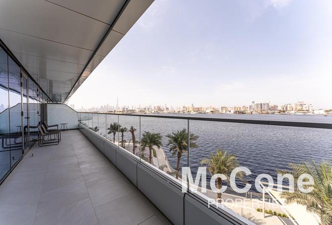 برج خليفة وإطلالات على المياه | تصميم كبير | فخامة