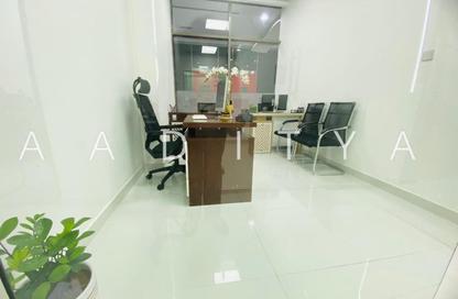 Office Space - Studio - 1 Bathroom for rent in Red Avenue - Al Garhoud - Dubai