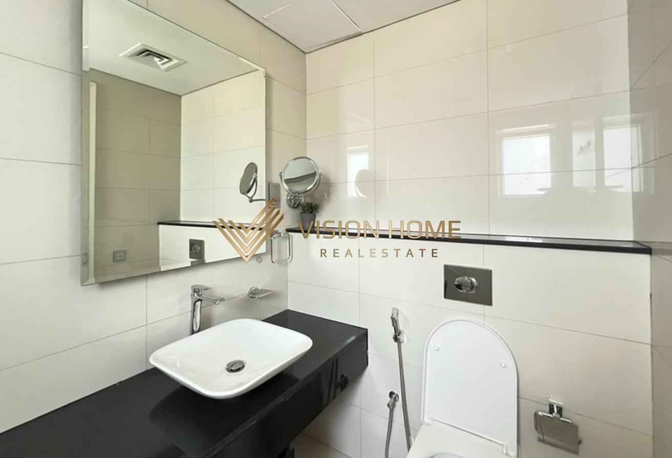 Fully Furnished | Prime Location |Canal View photo 9