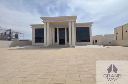 Villa - 5 Bedrooms - 6 Bathrooms for rent in Al Aweer 1 - Al Aweer - Dubai Villa - 5 Bedrooms - 6 Bathrooms for rent in Al Aweer 1 - Al Aweer - Dubai